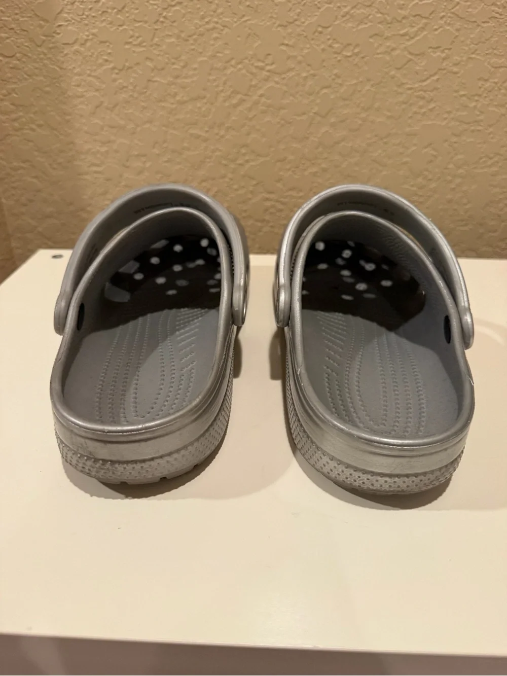 CROCS metallic silver